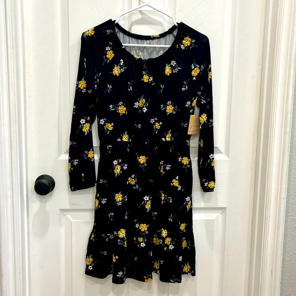 NWT “tween” dress. Black with yellow/gold flowers